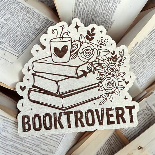Booktrovert Magnet – A Perfect Blend of Books & Cozy Vibes